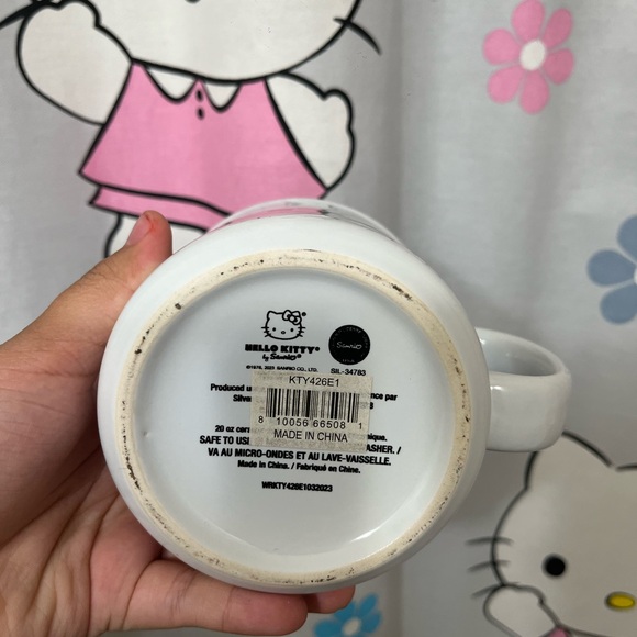 Hello kitty 20 oz mug - Picture 5 of 5